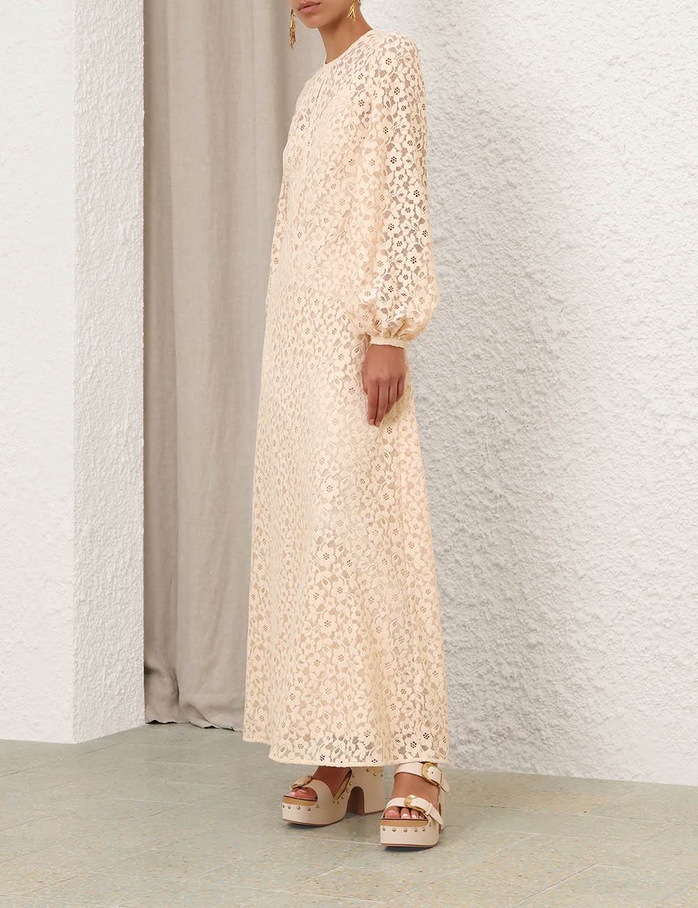 Lace-maxidress