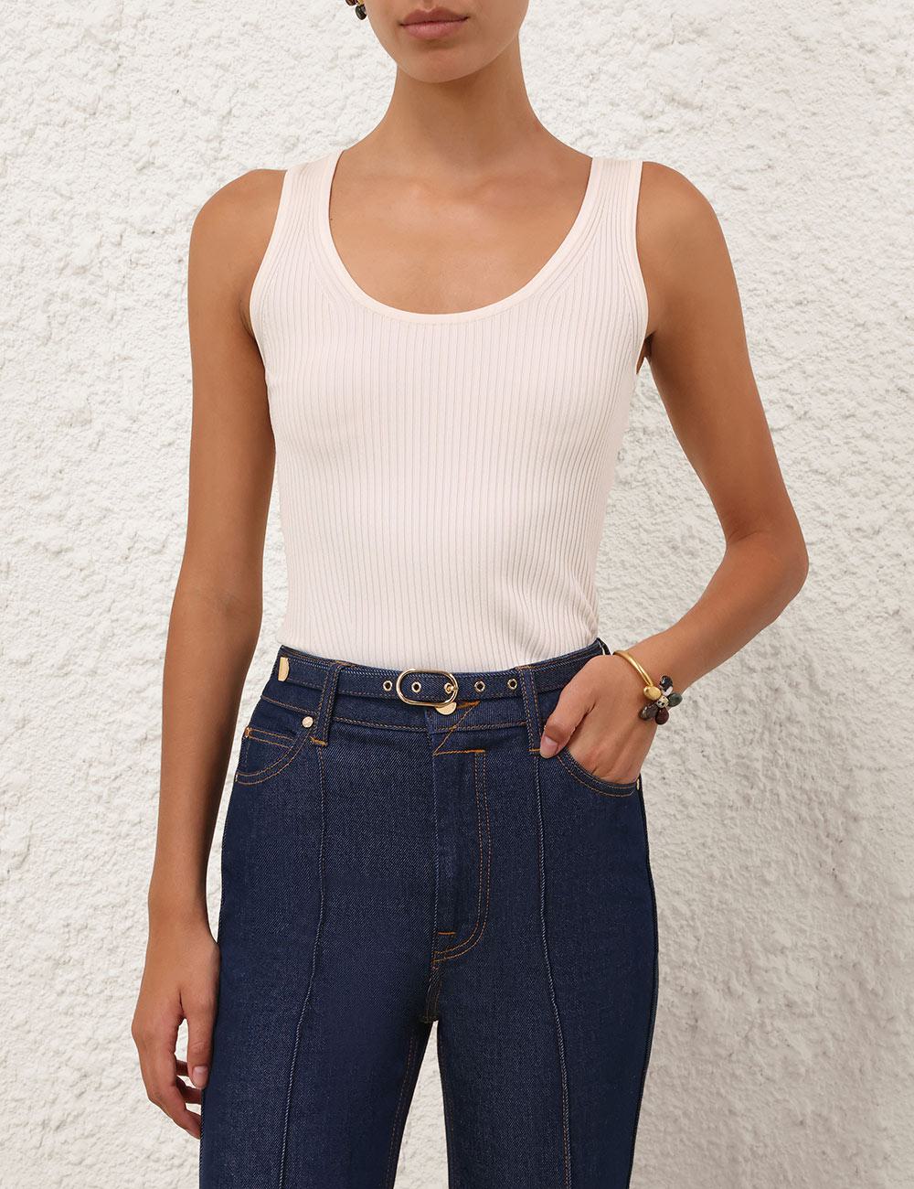 Scoop-hals tank