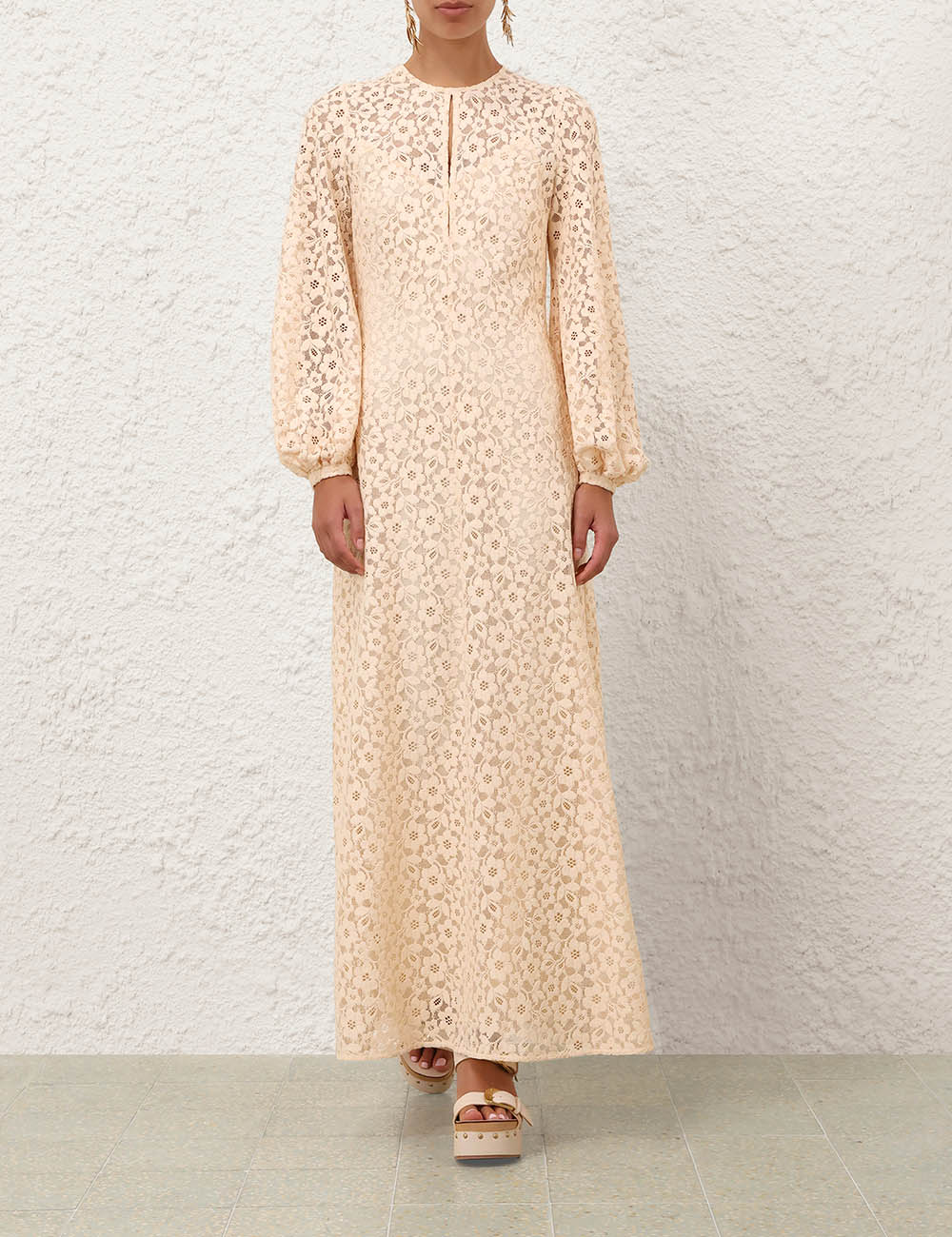 Lace-maxidress